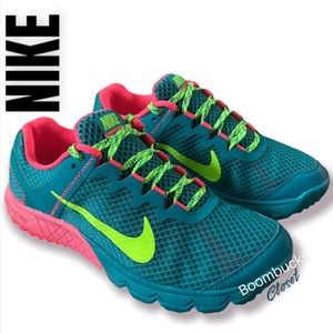 Nike Zoom Wildhorse Trail Running Shoes
Nein Pink, Neon Green, Blue